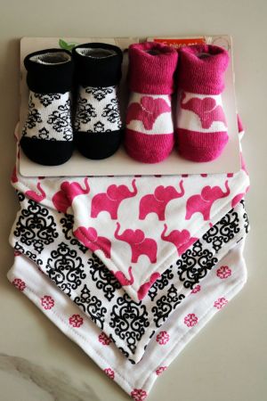 5pc Bib and socks set